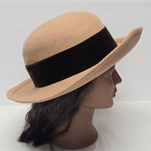 VINTAGE BETMAR Classics Biege Wool Felt Fedora Hat Dark Brown Bow Accent Derby main image 9